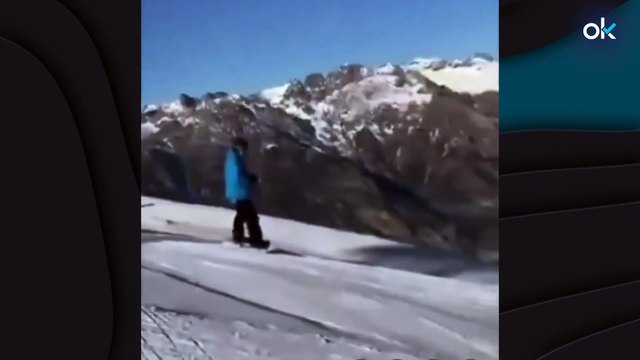 El snowboard tampoco es lo suyo: Sánchez se da un porrazo entre las risas de los demás esquiadores