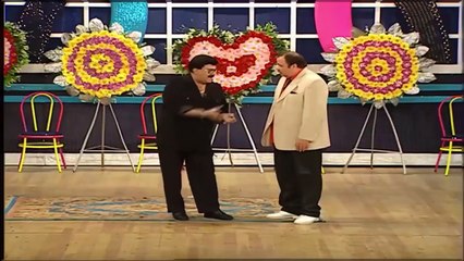 سمير غانم يخرج عن النص ويحرج الفنانة ميساء مغربي وهو بيتريق على الكينج محمد منير وبكار 😅