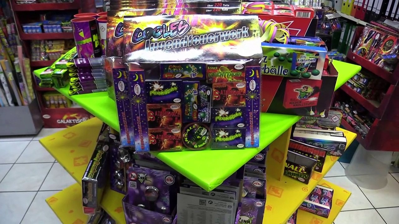 Ratgeber: Bei Feuerwerk auf Prüfsiegel achten und Abstand einhalten