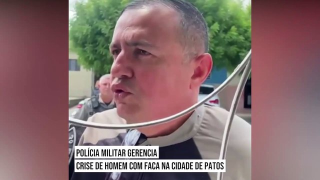 Em Patos, PM consegue conter homem armado com faca, em surto psicótico e com mãe em cárcere privado