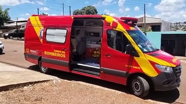 Mulher com ferimento na cabeça é socorrida pelo Siate no bairro Floresta