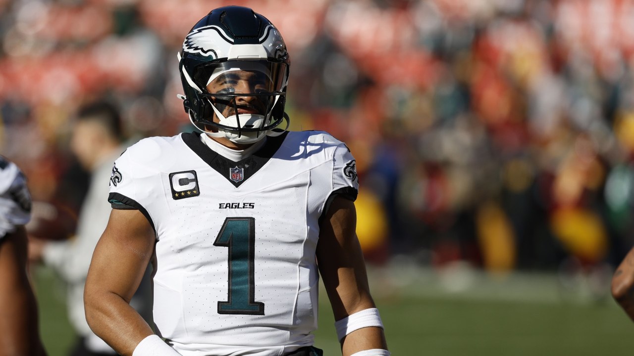 Eagles vs. Cowboys: Jalen Hurts Out, Pickett & Lamb Updates