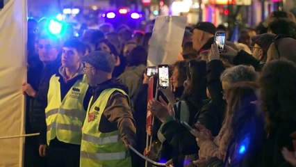 Unas 80.000 personas se manifiestan en Valencia contra la gestión de las inundaciones
