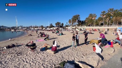 Cannes : des baigneurs au mois de décembre