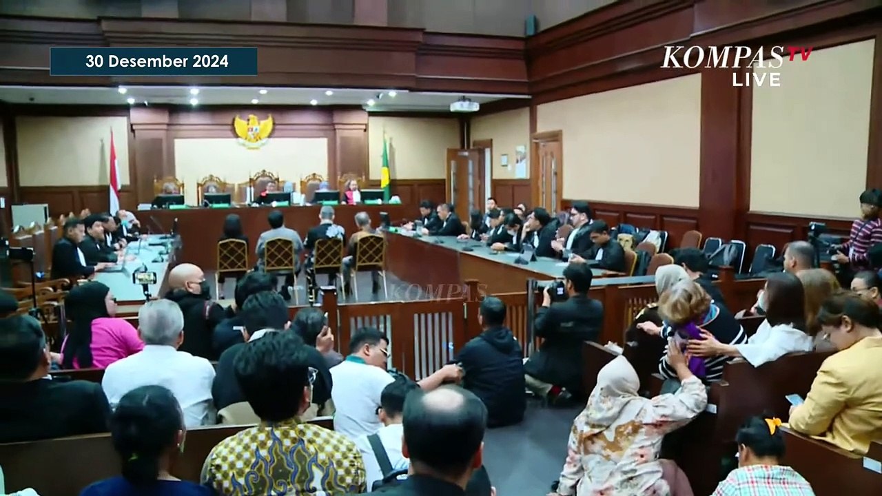 Sidang Putusan Diskors, Ibu Helena Lim Menangis hingga Hakim Minta Dikeluarkan dari Ruangan