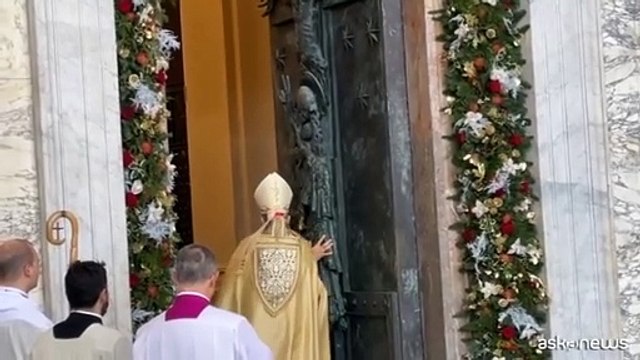 Giubileo, l'apertura della Porta Santa a San Giovanni in Laterano