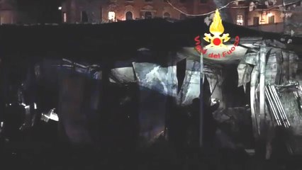 Roma, incendio a Villa Borghese: evacuate due stazioni metro (30.12.24)