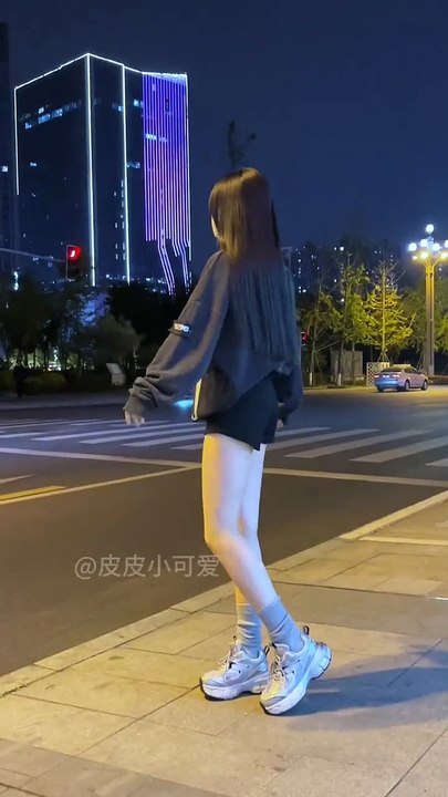 “心已经开始佛系 怎么开心怎么来 任何不舒服的关系...