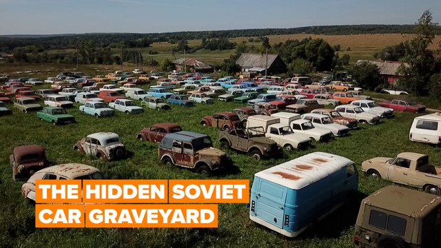 Between two small Russian towns lie hundreds of Soviet cars