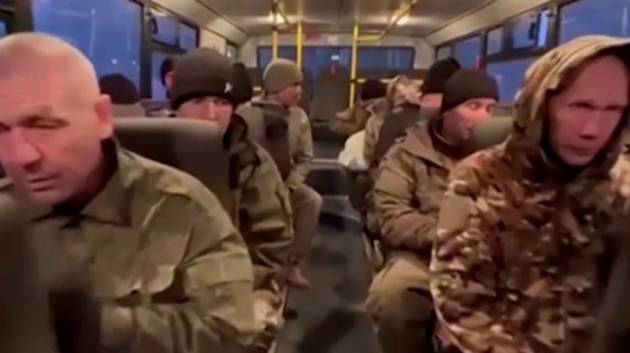 Rusia y Ucrania intercambian prisioneros de guerra en vísperas del Año Nuevo