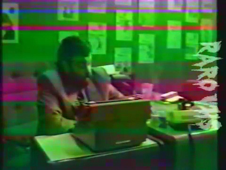 Jorge Lanata, desde su oficina de Página 12, dando cátedra de periodismo