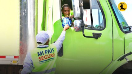 Interior y Policía entrega botiquines a viajeros: "Prudencia en estas Navidades"