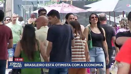 Brasileiro está mais otimista com a economia do país, diz pesquisa
