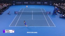 Brisbane - Jabeur écarte Zheng pour son retour à la compétition