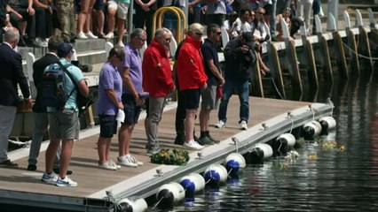 Memorial held to honour Sydney to Hobart sailors Nick Smith and Roy Quaden