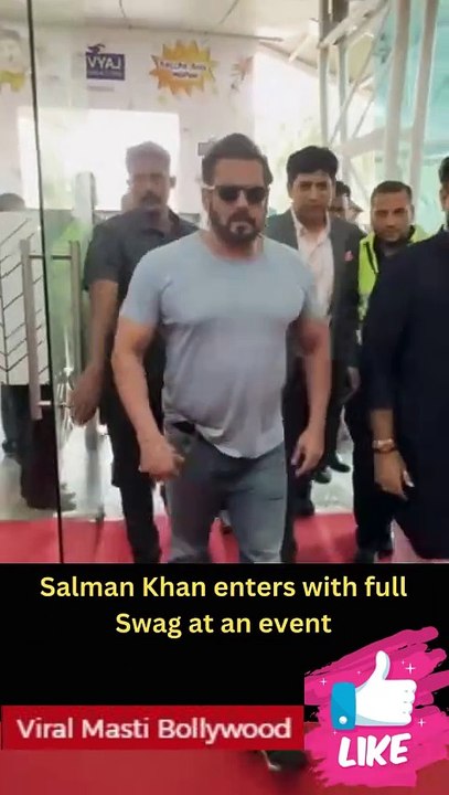 Salman Khan enters with full Swag at an event