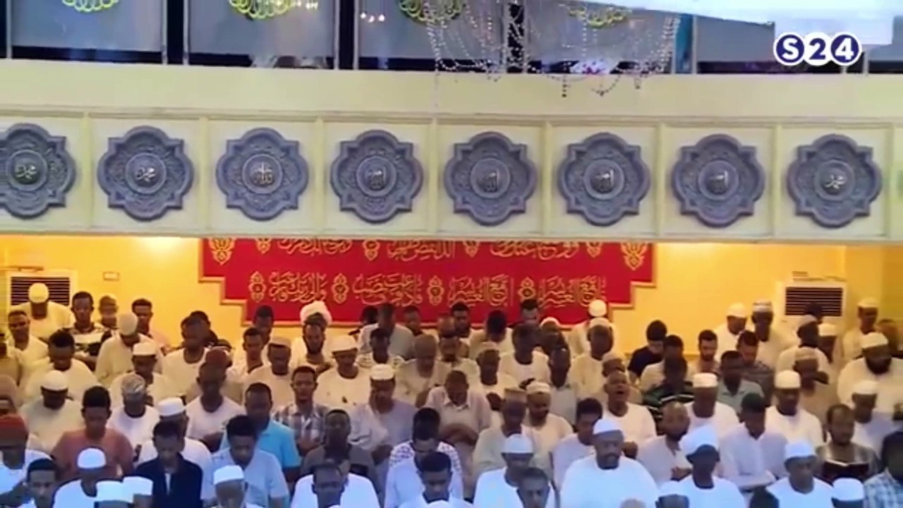 يَا أَيُّهَا النَّبِيُّ لِمَ تُحَرِّمُ مَا أَحَلَّ اللَّهُ لَكَ