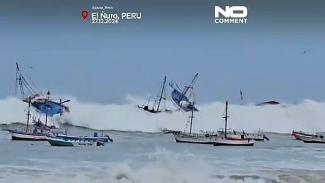 Onde enormi colpiscono la costa del Perù