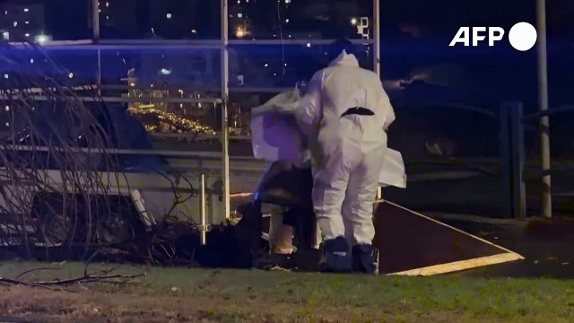 القوات الإسرائيلية تعاين بقايا صاروخ أطلق من اليمن