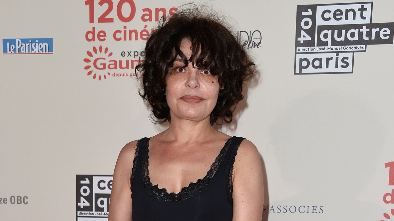 GALA VIDEO - Isabelle Mergault : sa fille de 17 ans tente de la réconforter… c’est raté !