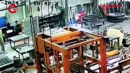 Üzerine 1 tonluk kalıp düşen işçi ağır yaralandı