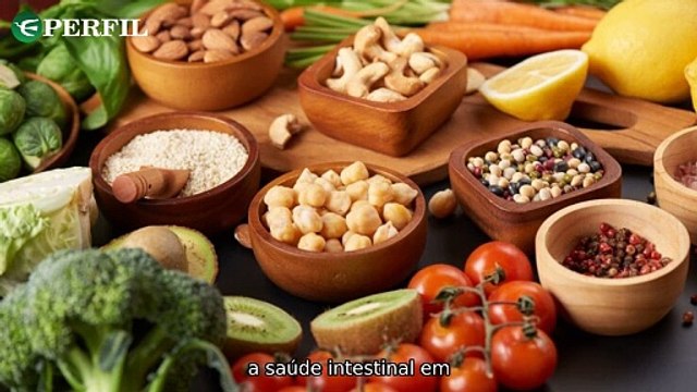 Alimentos anti-stress, cores fitness 2025 e argila vermelha: segredos para um verão equilibrado