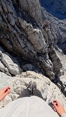 3, 2, 1... ⛰️ Saut risqué depuis une Montagne 👀