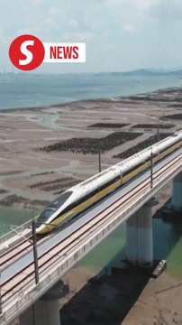 China's CR450 high-speed train tops 450kph, on track for commercial operation