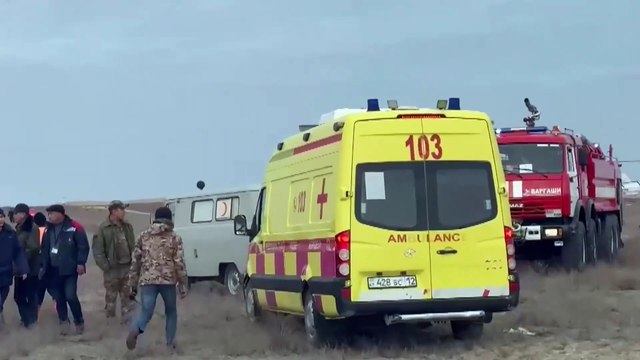 Un avión de pasajeros se estrella en Kazajistán, con al menos 32 supervivientes