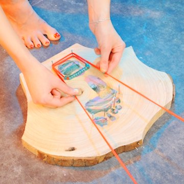 Create your own stylist slippers from yarn in 1 minute