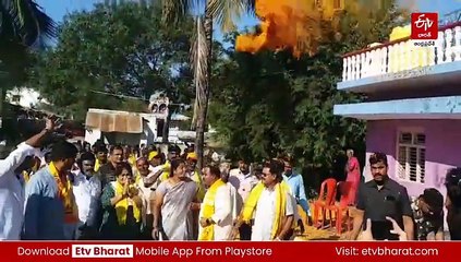 ఏపీలో పండుగ వాతావరణంలో పింఛన్ల పంపిణీ