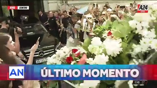 El último adiós: los restos de Lanata, camino al cementerio en Florencio Varela