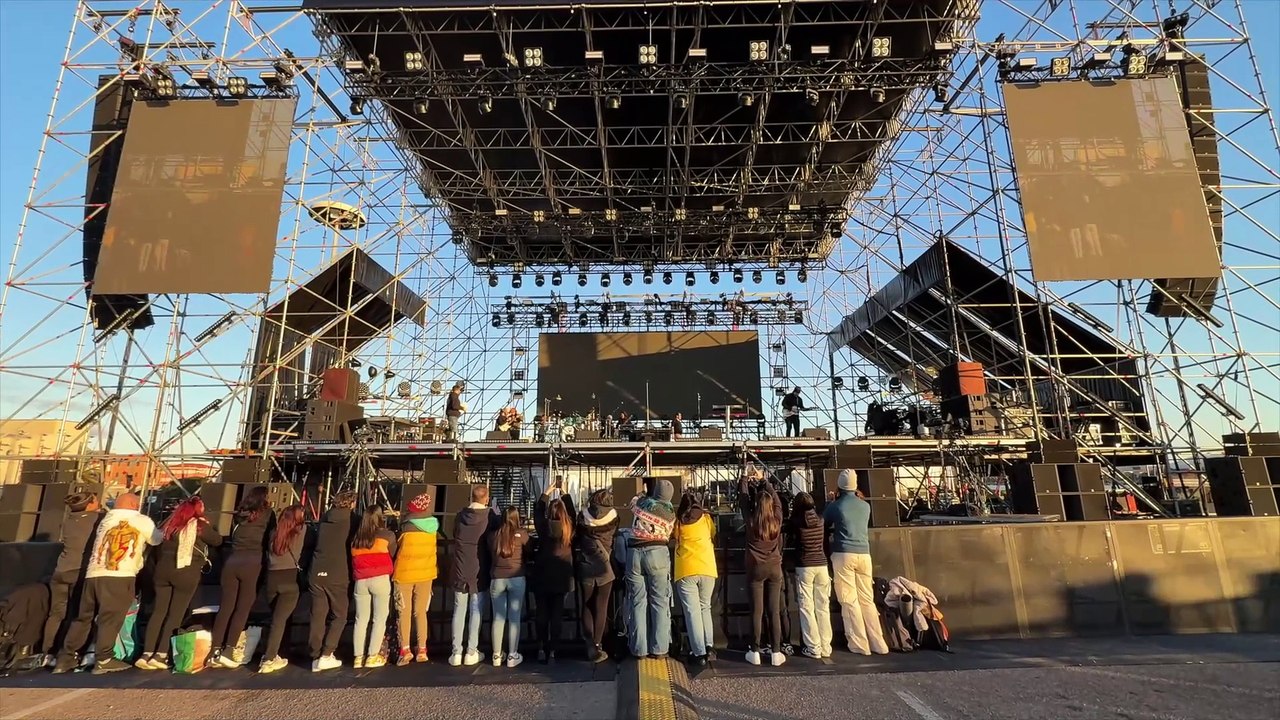 Olbia. Soundcheck dei Pinguini Tattici