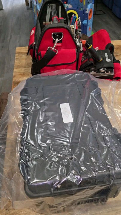 changement de caisse à outils par une valise #Knipex #asmr #cleaning #for #foru #plombier #plomber #fyp