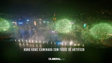 Hong Kong iluminada com fogos de artifício
