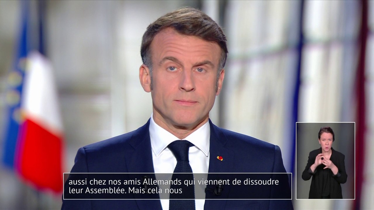 Emmanuel Macron revient sur son choix de la dissolution