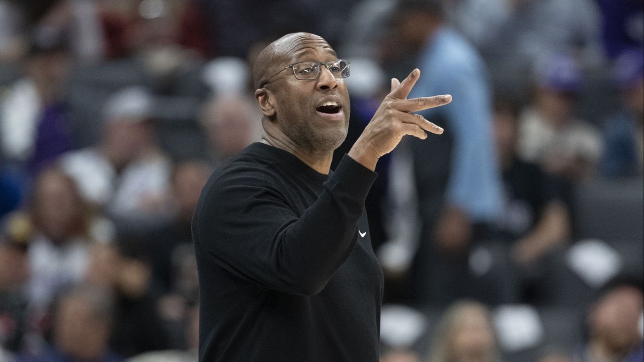 Sacramento's Coaching Chaos: The Mike Brown Debacle