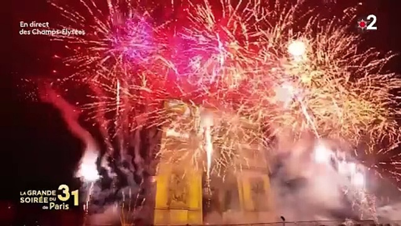 Le décompte sur les Champs Elysées et le feu d'artifices pour fêter l'arrivée de 2025 !