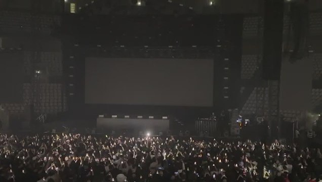 Concerto Capodanno a Roma, Tony Effe sul palco con la fascia da sindaco - Video