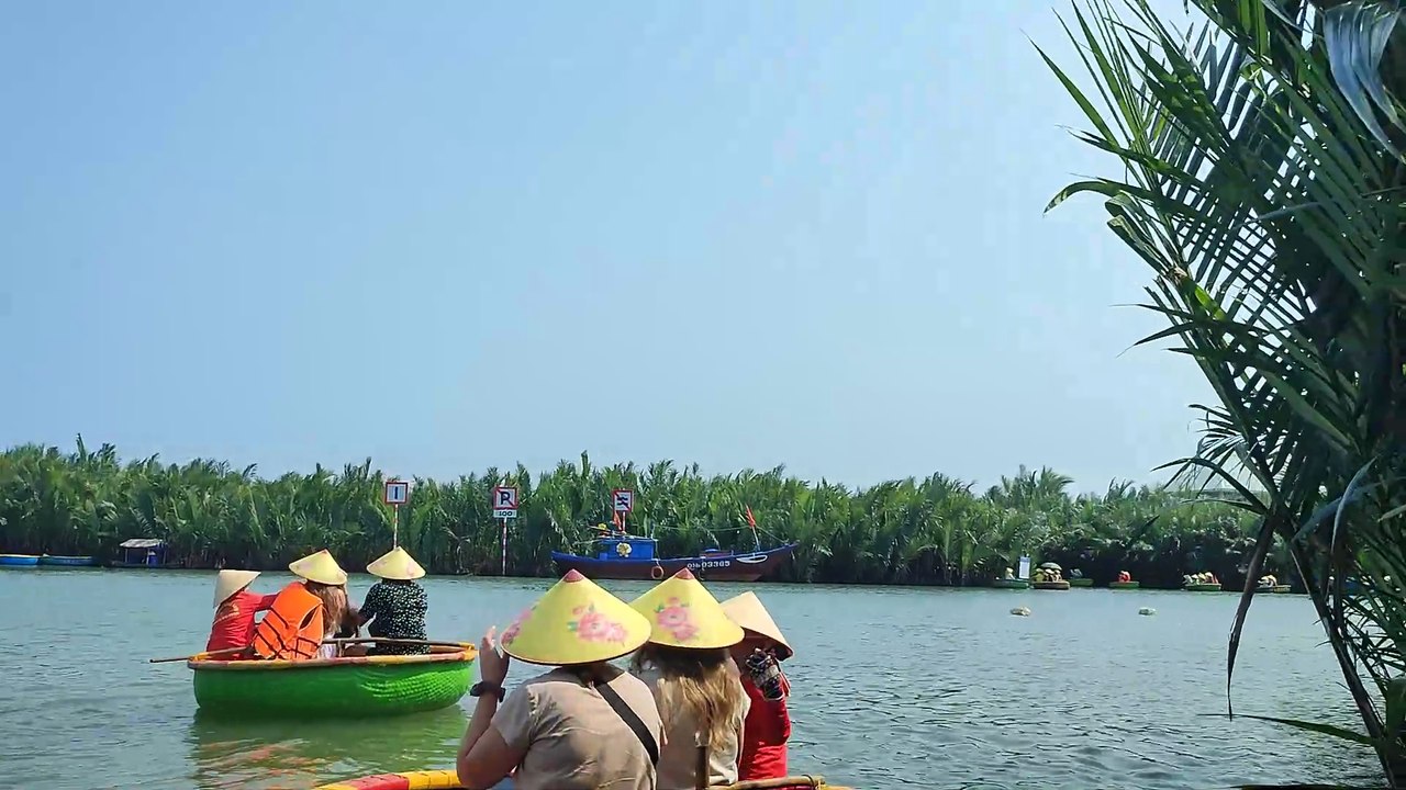 Travel Hoi An - Seven-acre coconut garden