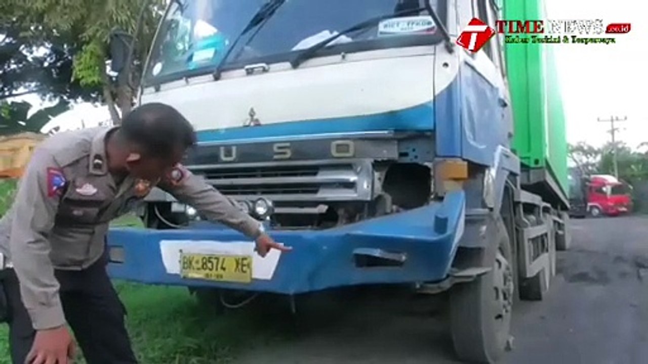Pengendara Sepeda Motor Tewas Tabrak Truk, Petugas Temukan Sabu Dari Saku Celana Korban.