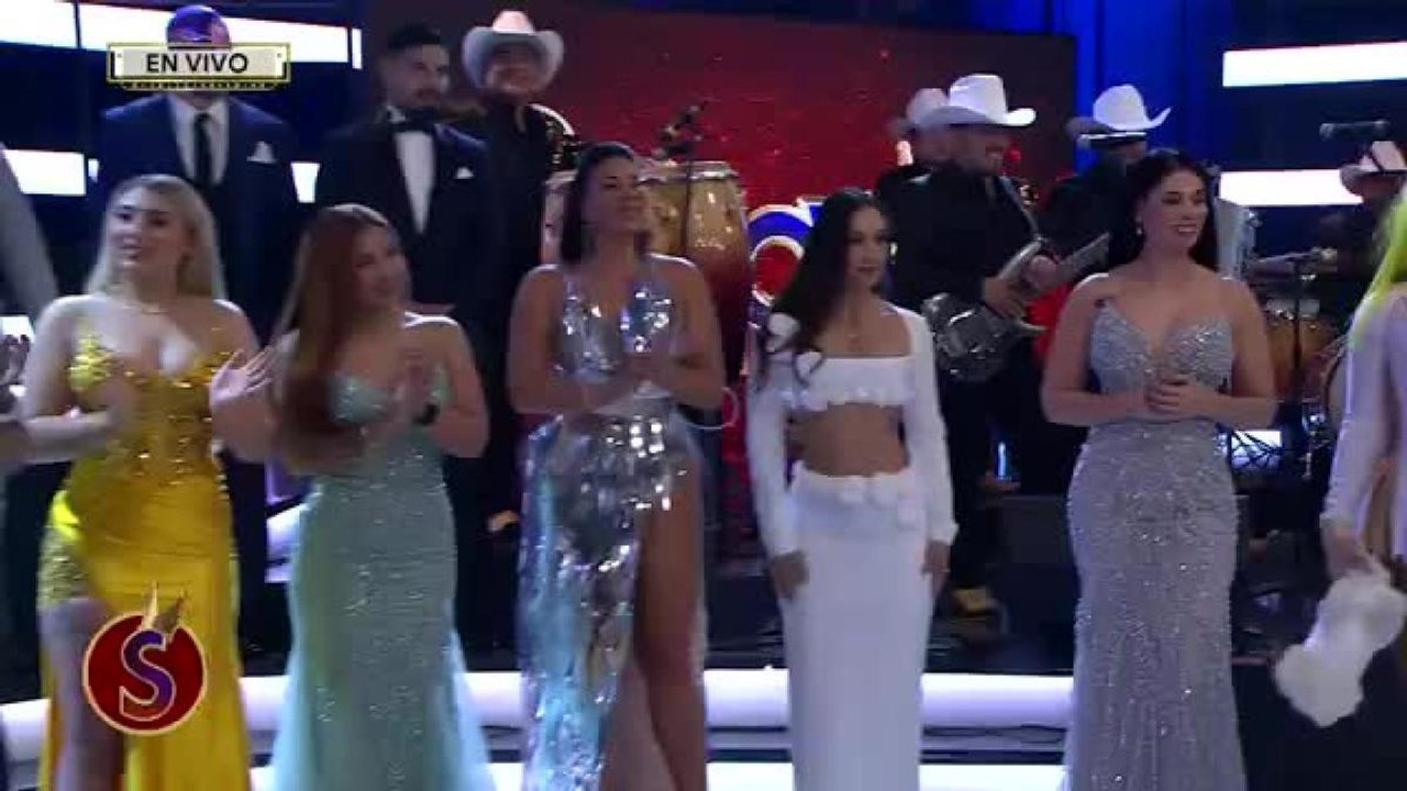 Pasarela de vestidos largos en 'Es Show'