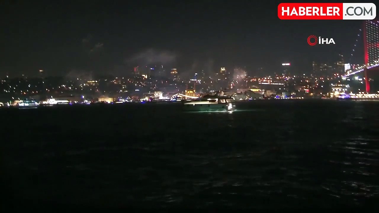 İstanbul'da yeni yıl havai fişeklerle karşılandı