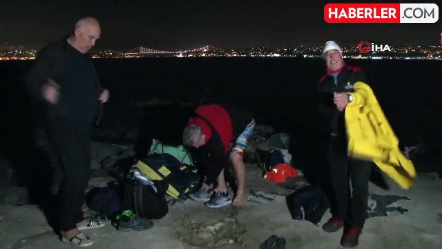 Buz gibi suda yüzerek 2025'e girdiler