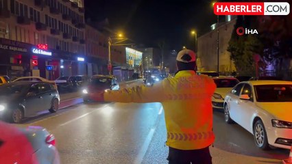 Bursa'da Yılın İlk Sabah Namazında Ulucami ve Muradiye Cami'de Binlerce Vatandaş Buluştu