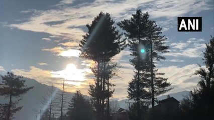 डोडा,जम्मू-कश्मीर: डोडा में वर्ष 2025 का पहला सूर्योदय देखा गया