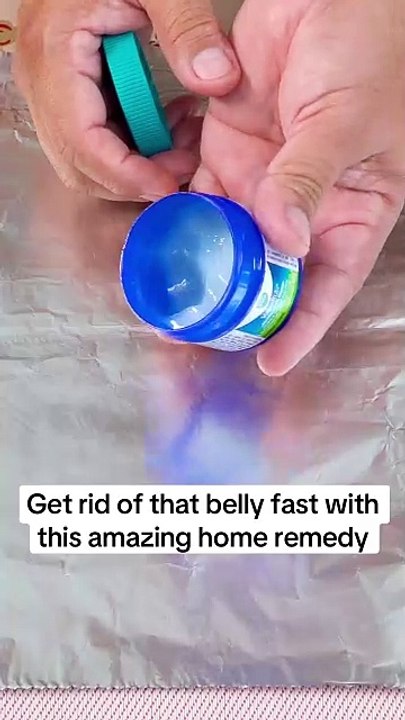 Banish Belly Fat Fast 🍎💪 with This Powerful and Natural Home Remedy! 🔥✨ Combining Vicks on the Foil for a Slimmer Waistline