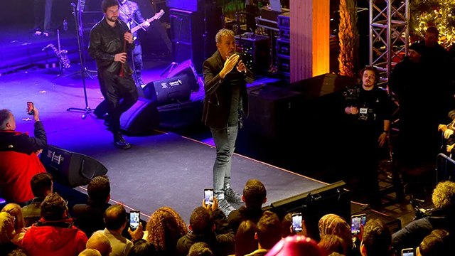 Haluk Levent depremzedelere konser verdi