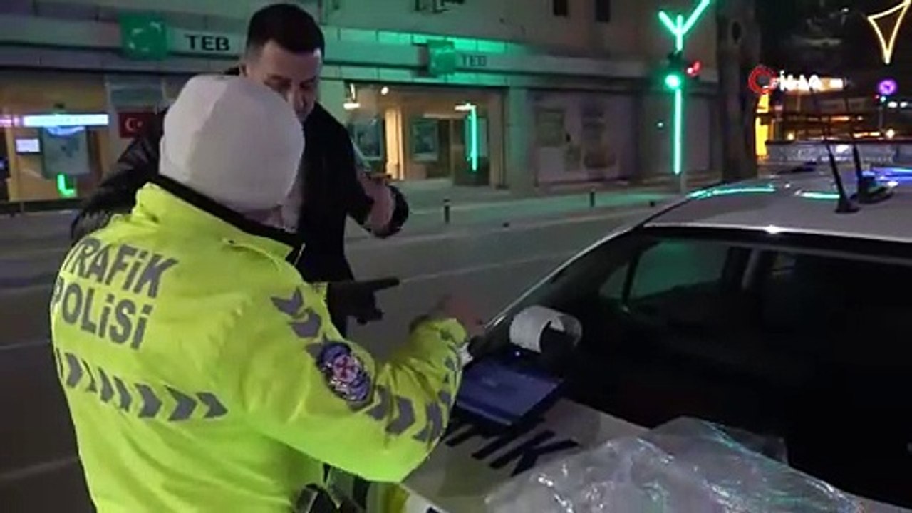 Alkollü olarak direksiyon başına geçip ceza yedi, pişkinlik edip “Yine olsa yine yaparım” dedi