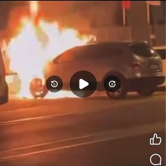 Petardo di San Silvestro, auto prende fuoco in via Giotto a Bolzano